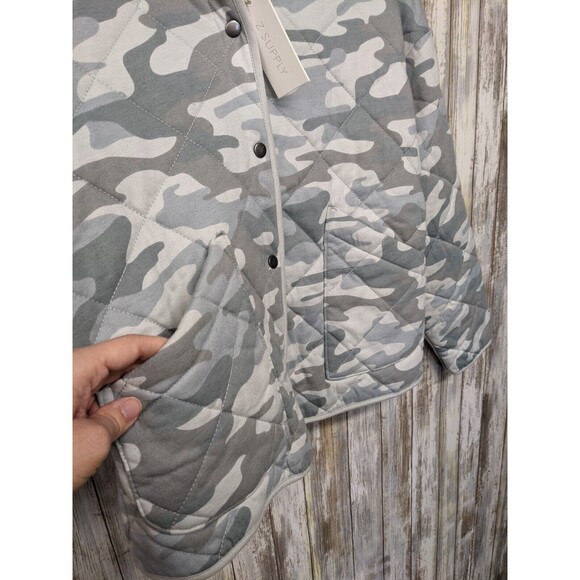 Z Supply Maya Camo Quilted Jacket Dusty Sage Soft Snap Down Pockets NWT - Picture 3 of 6